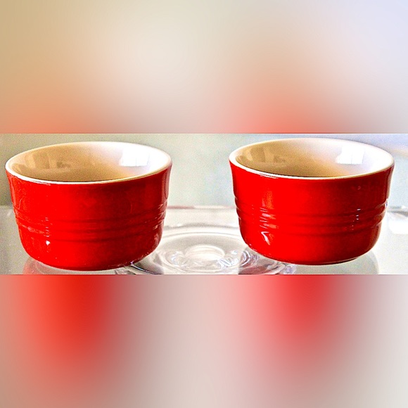 LE CREUSET POTERIE RED FRENCH RAMEKINS STONEWARE SET OF 2 NEW - Picture 1 of 5